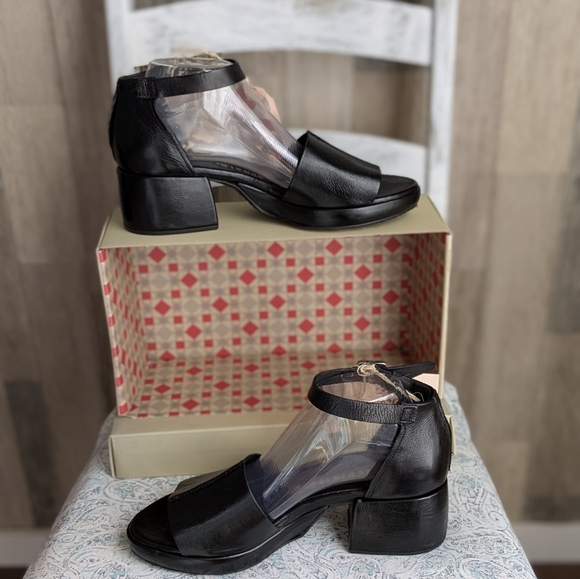 A.s 98 Crue Block Sandals